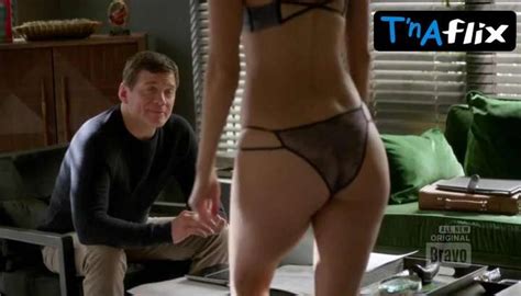 Necar Zadegan Underwear Scene In Girlfriends Guide To Divorce Tnaflix Porn Videos