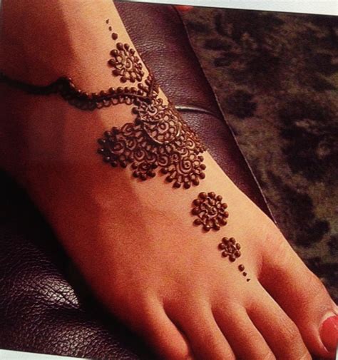 Pin By Olivia Cauley On Cosmetics Accessories Henna Tattoo Designs