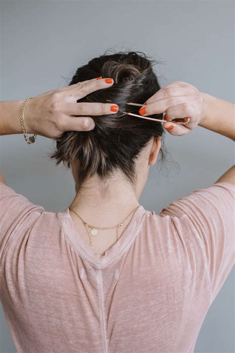 How To Use A Hair Pin A Three Steps Hair Tutorial
