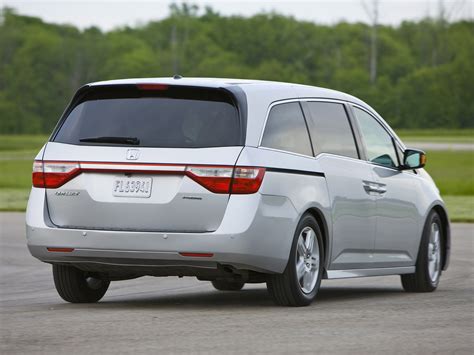 What does touring mean on a Honda Odyssey? 2