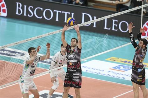 Volley Semifinali Play Off Gara 4 Ultima Chiamata Per Modena E Trento