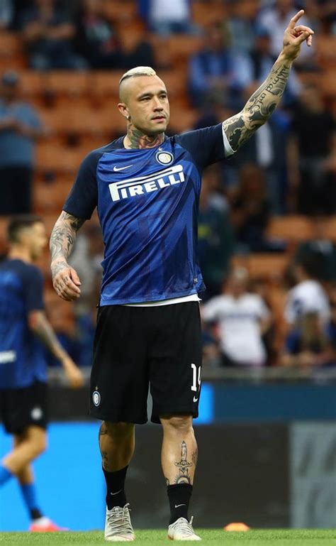 Ayahnya berdarah indonesia, sedangkan sang ibu berasal dari belgia. Nainggolan Inter / Radja Nainggolan On Spin Ph / Unfortunately fairytales come to an end, and ...