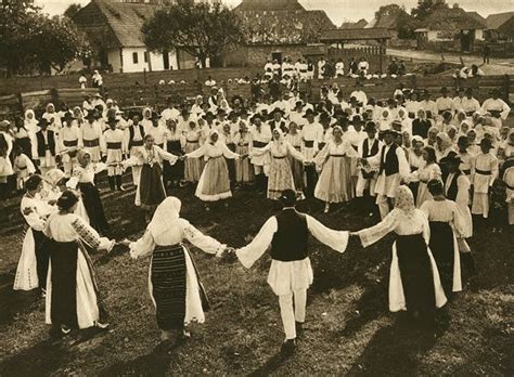 Hora Dansul Tradițional Românesc Acasa La Romani