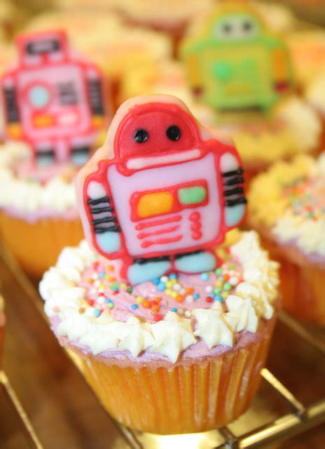 Robot Cupcake Cupcakes With Robot Cookie Topper Bake Inc Flickr