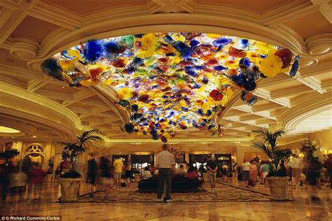 Las Vegass Bellagio Named Worlds Best Hotel And Singapore Airlines