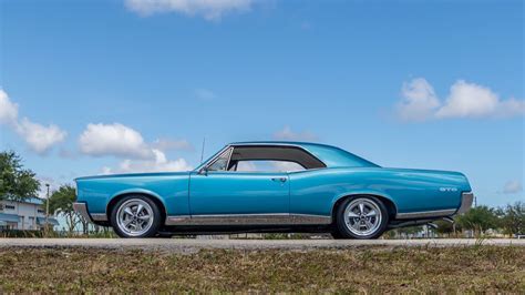 Gorgeous 1967 Pontiac Gto Restomod Headed To Auction Gm Authority