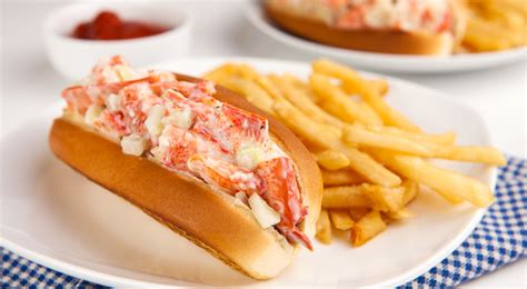 A lobster roll is a kind of sandwich filled with lobster meat. Best Boston Lobster Roll Recipe | New England Favorite ...