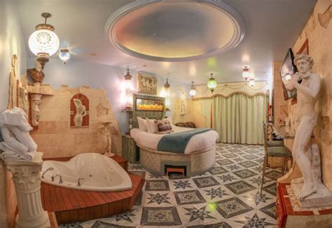 awesome fantasy suites and themed adult hotel rooms