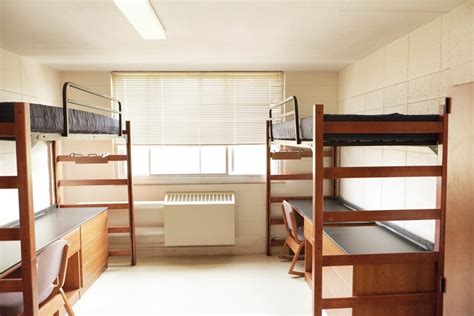community colleges in new york with dorms