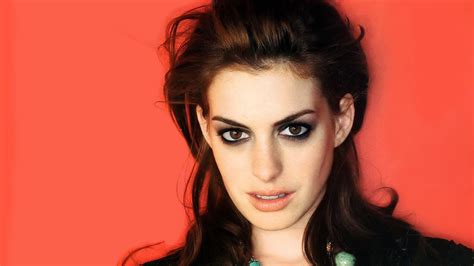 3840x2160 Anne Hathaway Stylish Hd Photos 4k Wallpaper Hd Celebrities 4k Wallpapers Images
