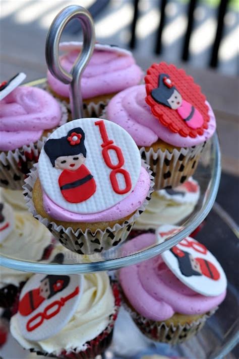 Close family members and friends may gift the baby accessories such as a longevity pendant and braceletsfor wrists and ankles, while others might choose to give clothes, shoes and hats, along with presents for the new mum. 17 Best images about 100 Day Baby Party on Pinterest ...