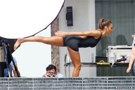 Jessica Alba Doing Yoga Popsugar Latina Photo 8