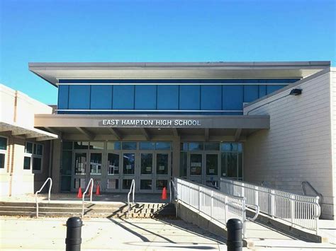 East Hampton High School Reopens Wednesday After Covid 19 Forced
