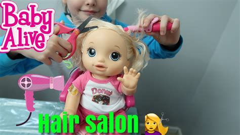 Very usually, little kids don´t really like to have their hair touched and their hair cut. BABY ALIVE Hair Salon babys Pumkins First Hair Cut - YouTube