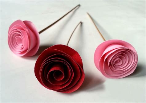 Fabulous And Easy Rolled Paper Roses Diy Projects For Teens
