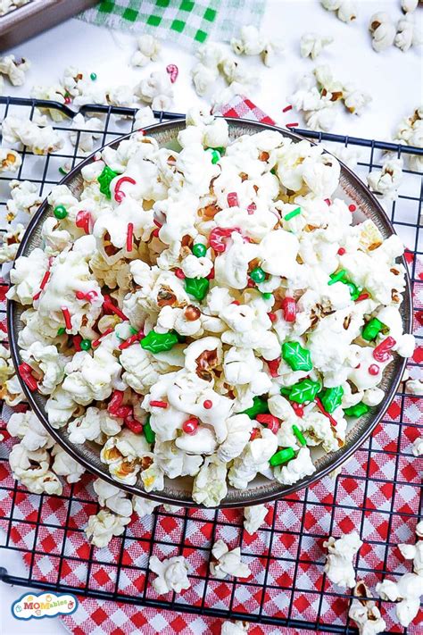 Easy White Chocolate Christmas Popcorn Momables