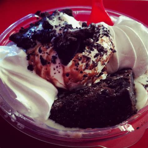 Oreo Brownie Earthquake The Only Thing I Get At Dq Mmmmmm Yeah Oreo