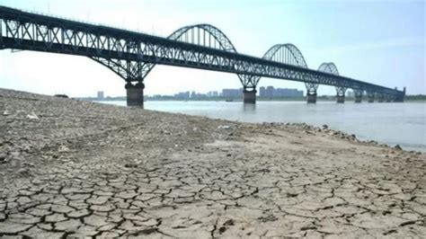 Kekeringan Melanda Sungai Yangtze Di China Dan Dampaknya Terhadap