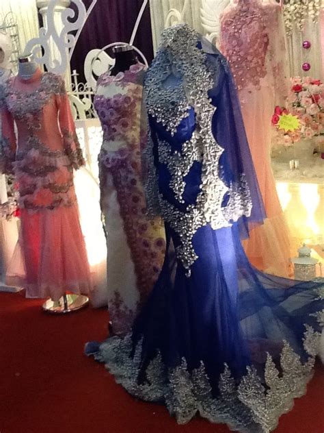 135 best pengantin melayu songket images in 2019 baju jul 6 2019 explore kayem29 s board pengantin melayu songket followed by 183 people on pinterest see more ideas about baju melayu fashion and fasion. pink&blue: Baju Pengantin Gojes