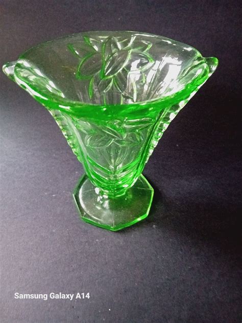 Vintage 1930s Art Deco Green Uranium Glass Vase Possibly Stolzle Ebay