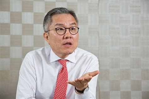 유시민에 돈줬다 해라 글 쓴 최강욱 '명예훼손' 기소…최강욱 재판 선고 자신 없는 모양. 검찰의 최강욱 비서관 기소에 여야 극명 대립 | 일요신문