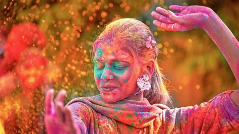 Hindu Holi Festival Welcomes Spring With Colorful Rituals In India