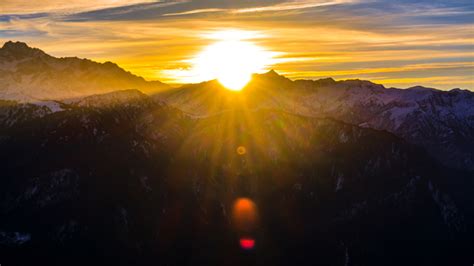 Cool View Of Mountains Durning Sunrise 4k Sunrise Wallpapers