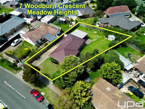 7 Woodburn Crescent Meadow Heights Vic 3048 Domain