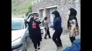 لخت شدن زن های ایرانی موقع رقص در جاده شمال Chords ChordU