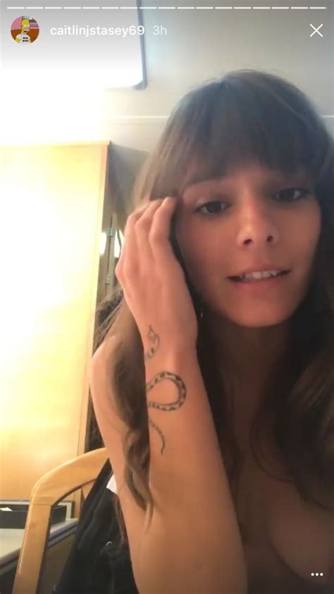 Caitlin Stasey Topless 11 Photos 2 Videos Thefappening