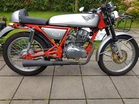 Το ace 125 διαθέτει απίστευτη ρετρό εμφάνιση που κάνει το στόμα να πέφτει και τα σάλια να τρέχουν. Skyteam Ace 125 125 cm³ 2014 - Vantaa - Moottoripyörä ...