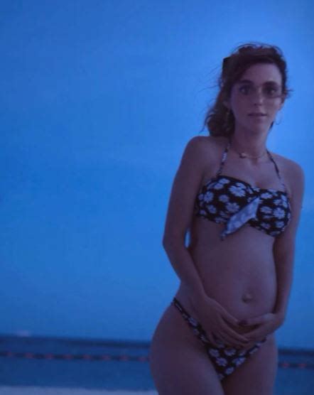 Natalia Téllez presume su pancita de embarazo en bikini TVNotas
