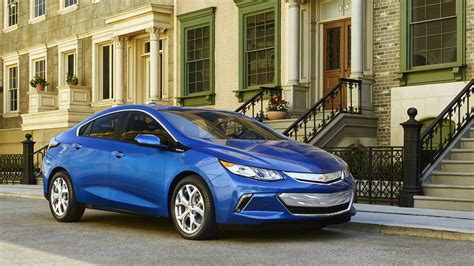 The 2016 Chevy Volt Can Now Go 50 Miles On Its Electric Battery Alone