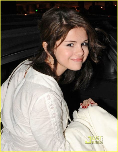 Full Sized Photo Of Selena Gomez Lax Airport 03 Selena Gomez Is Airport Casual Just Jared Jr