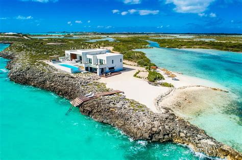 Check Out This Amazing Luxury Retreats Beach Property In Turks And