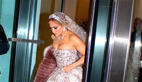 Jennifer Lopez In A Zuhair Murad Couture Wedding Gown On The Set Of