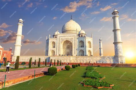 Premium Photo Taj Mahal In India Wonderful Sunset View Agra