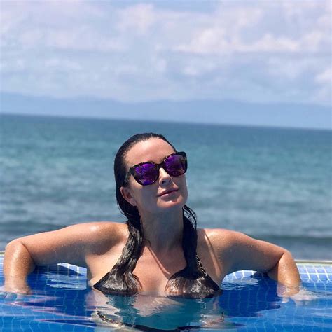 Hot Pictures Of Kyle Richards Which Expose Her Sexy Body