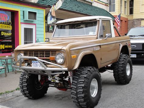Ford Bronco 4x4 Vehicles American 4x4s Besides Jeeps Pinterest