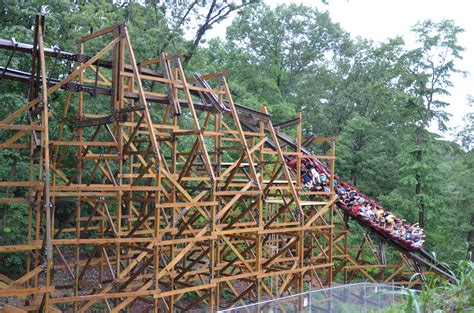 Silver dollar city offers many options for small kids, tweens and teens. Silver Dollar City - Outlaw Run