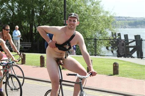 A Londra Tornato Il World Naked Bike Ride