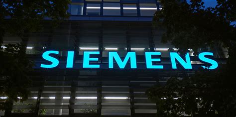 Siemens energy traded at a lower valuation than expected on monday as it suffered a volatile opening on its frankfurt stock exchange debut. New CEO set for Siemens Energy as Sen quits German giant ...