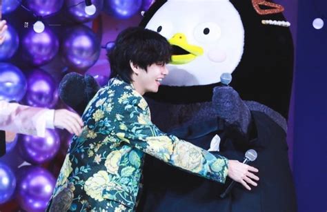 Bts Vs Interaction With Korean Star Pengsoo The Giant Penguin Warms