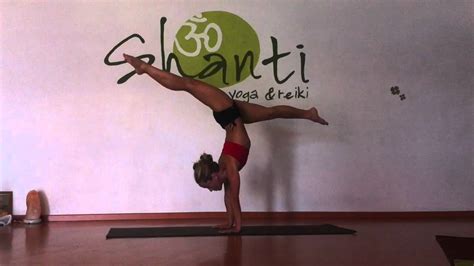 Handstand Splits With Kino At Shanti Yoga In Monterrey Youtube