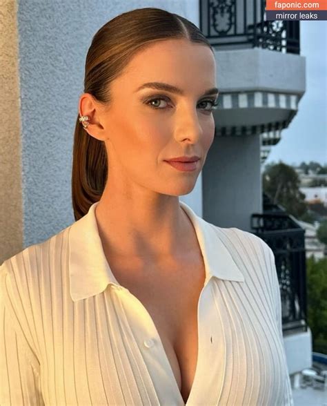 Betty Gilpin Nude Leaks Photo Faponic
