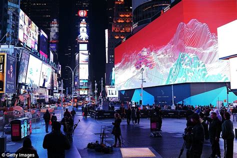 New Yorks Times Square Lit Up By Huge Digital Billboard Daily Mail