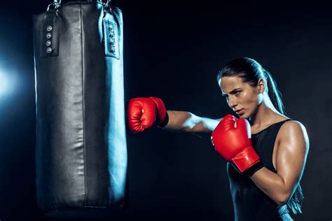 Indispensables Ejercicios Con Saco De Boxeo Para Mujer