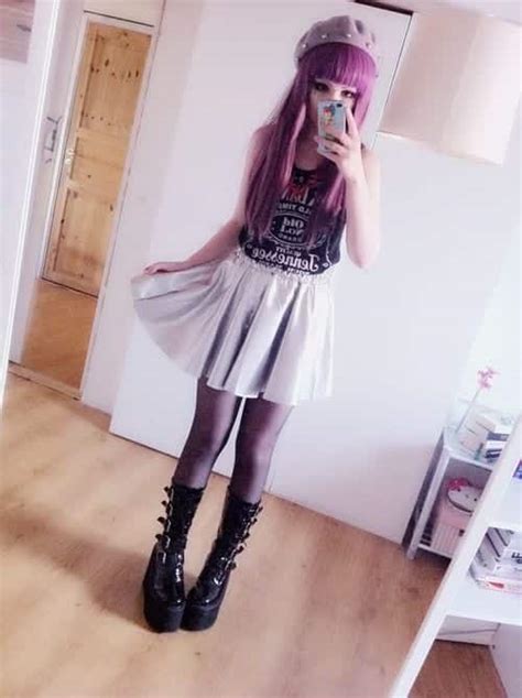 How To Dress Goth 12 Cute Gothic Outfit Ideas