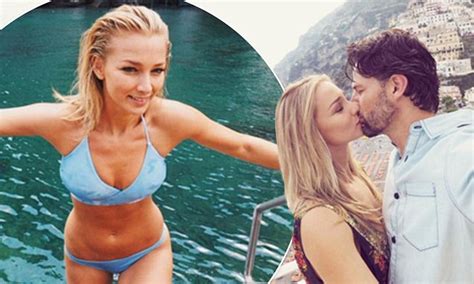 Anna Heinrich Shows Off Her Enviable Figure In Low Cut Bikini On Instagram Daily Mail Online