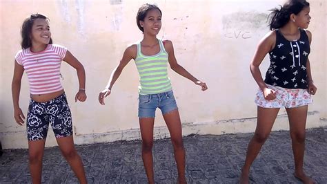 Menina Dancando Menina Dançando Dentro De Casa — Stock Photo